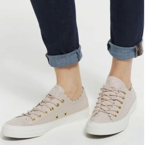 Converse Women's Chuck Taylor Scalloped Trainers Blush Leather